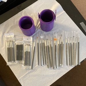 32 Cosmetics/Nail Brushes and 4 Nail decorating Tools in Case Brand New